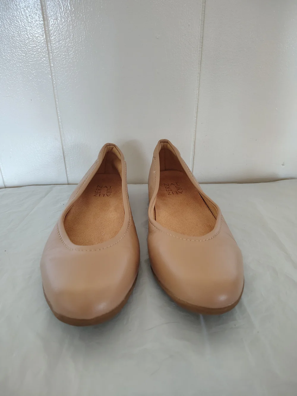 Naturalizer Nude Beige Leather Ballet Flats - Size 8.5M